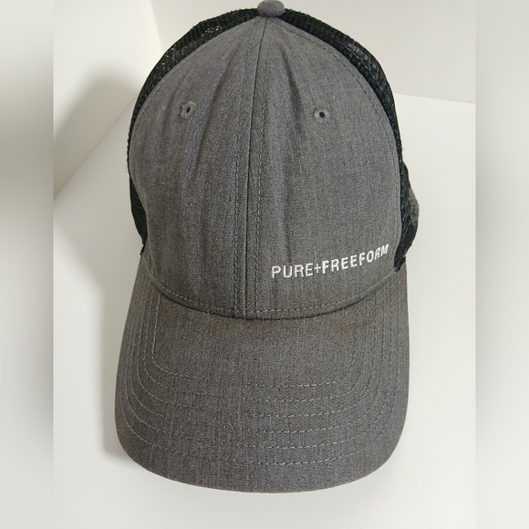 THE  NORTH FACE ADJUSTABLE SNAPBACK TRUCKER/MESH HAT/CAP - Picture 1 of 5